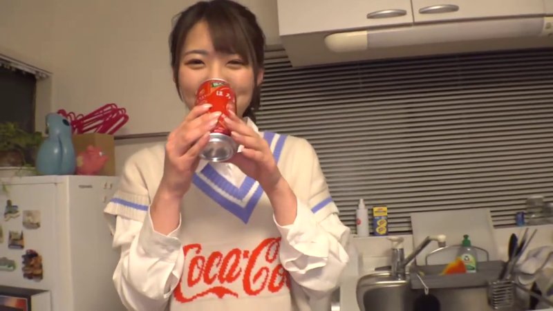 自宅浸水危機！スレンダーJDの敏感ボディがご近所迷惑な鳴き声でガン突き応戦！