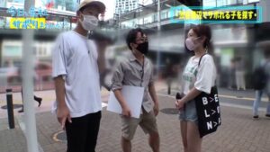 仕事をサボって東京周遊！お嬢様とカフェ店員のニコニコ神対応が誘うエッチ