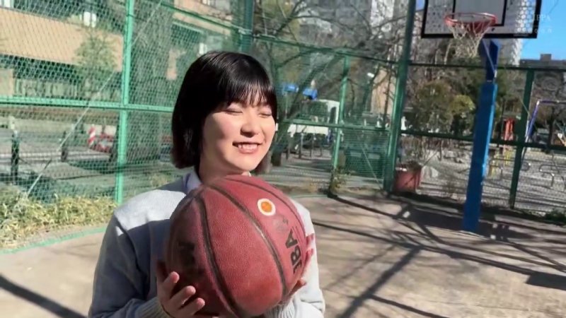 ウブくてイモい純情JKが、ホテルで初体験！大量精子を膣と顔で受け止める