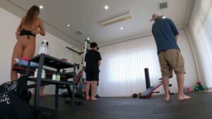 巨乳美女ファイターの恥じらいと淫らな本性が交錯する汗だくの格闘技SEX体験