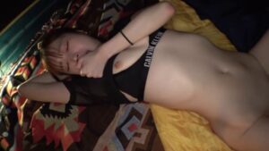 開放感あふれる大自然でソロキャン女子が中出し！潮吹きハメ潮でテント水没！